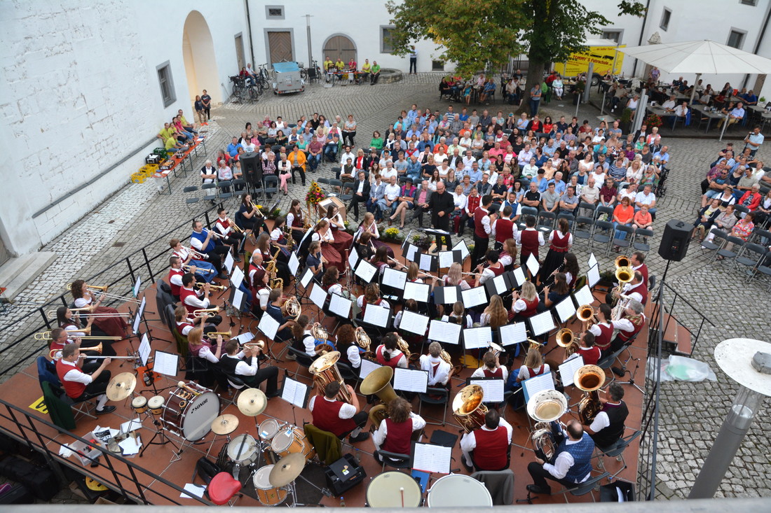 Serenade des Bezirksorchsters