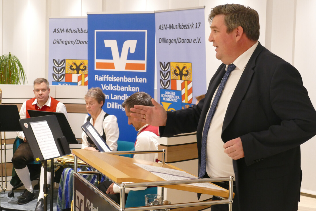 Landrat Markus Müller bei der Laudatio