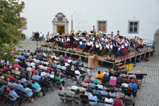 Serenade des Bezirksorchesters